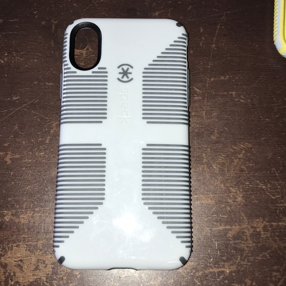 iPhone X - grey Speck case
